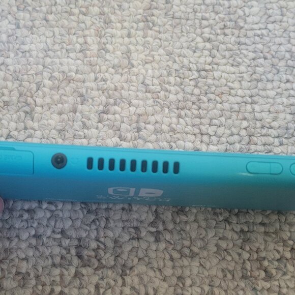Nintendo Switch Lite - Picture 3 of 8